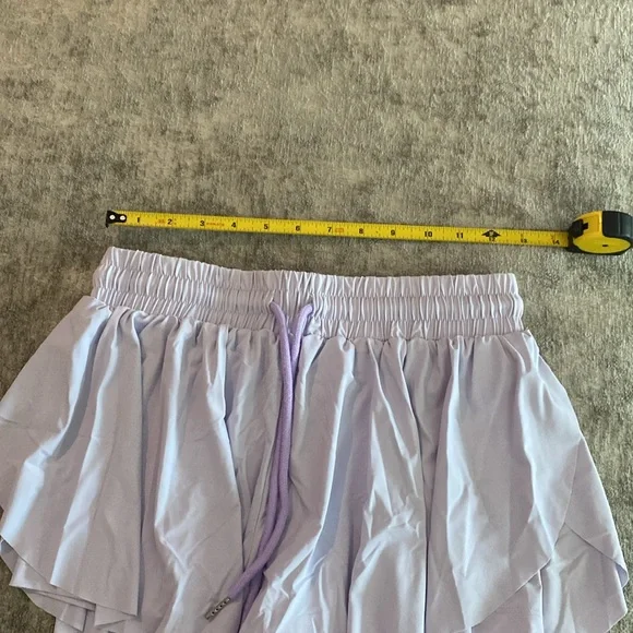 Wsirmet flowy 2 in 1 lilac shorts size Medium {1018} - Picture 5 of 11